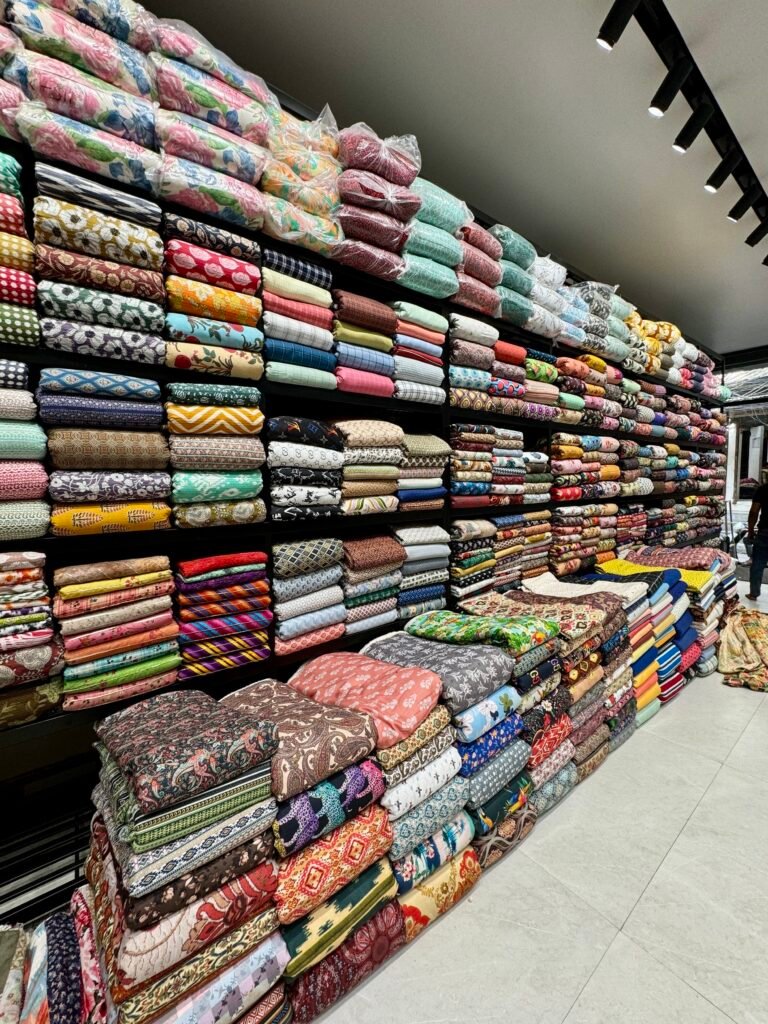 wholesale cloth market