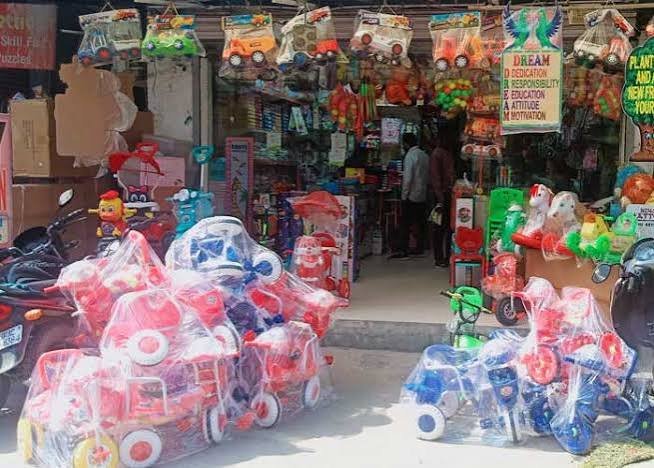 wholesale toy market
