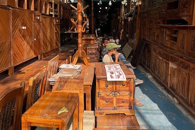 wholesale furniture market